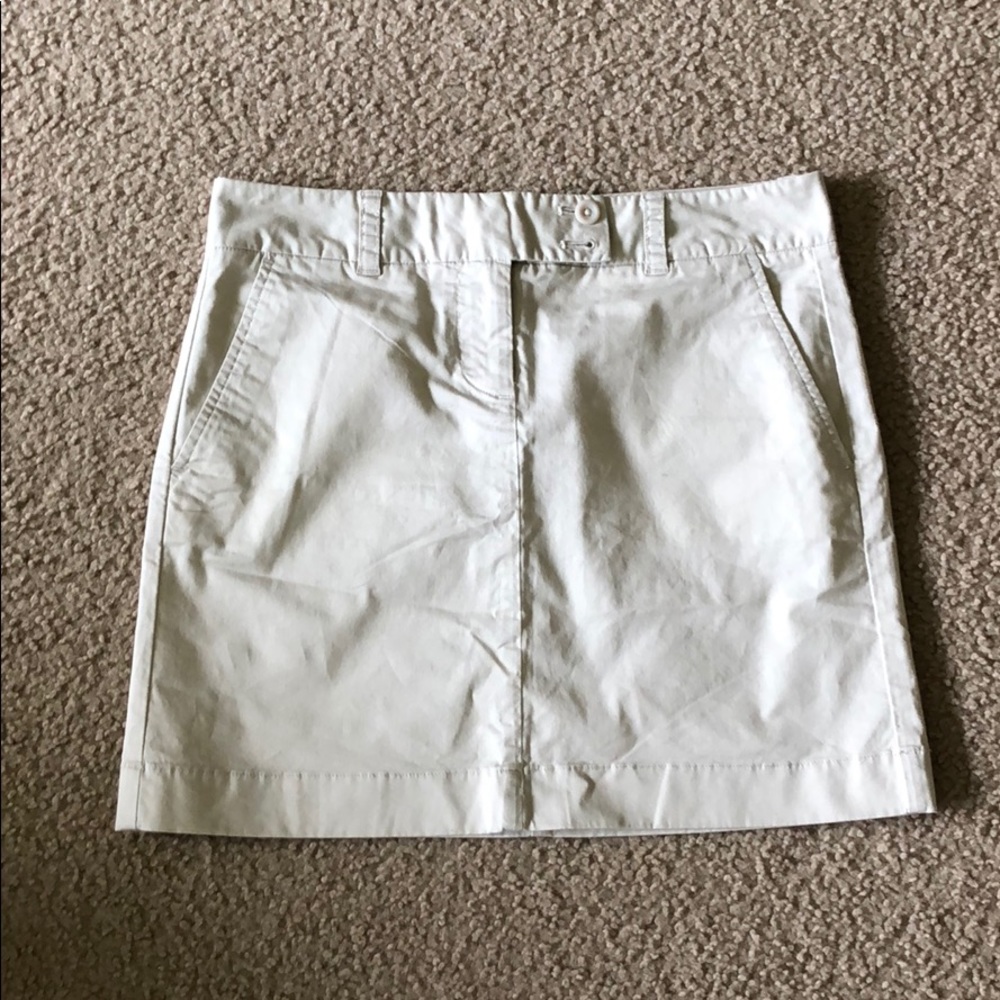 Vineyard Vines khaki skirt